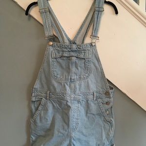 SOLD Light denim short overalls with pockets